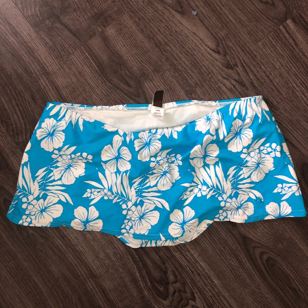 Via Marina 16W Light Blue Floral Bikini Skirt